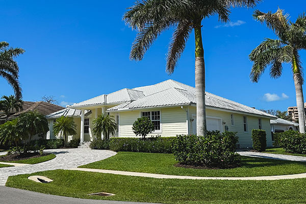 Lawncare Services Tampa Bay by Medic Lawncare